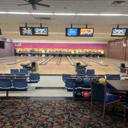 Skylanes Bowling Center - Regular lighted bowling