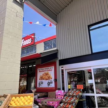 Saar's Super Saver Foods - Cheap chicken Mondays & Fridays $5.99 for 10 $9.99 for 20 - International Grocery Near Me - Seattle, Washington