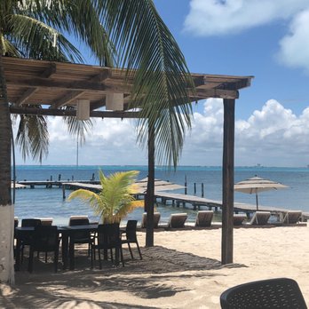 Zama - Dock, eating area and beautifully groomed beach. - Mexican Near Me - Isla Mujeres, ROO