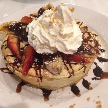 Aloha Kitchen - Strawberry Banana Soufflé Pancake - Breakfast & Brunch Near Me - Honolulu, Hawaii