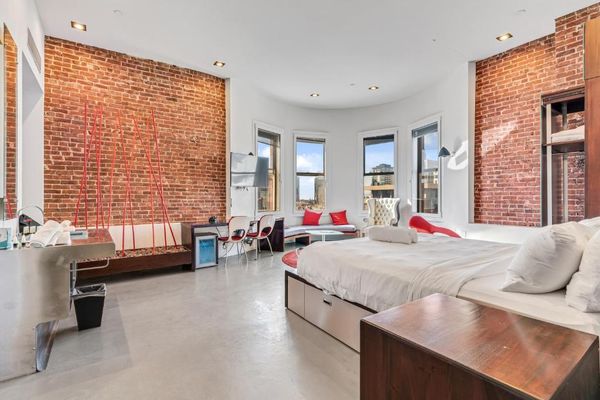 The Keating Hotel by null