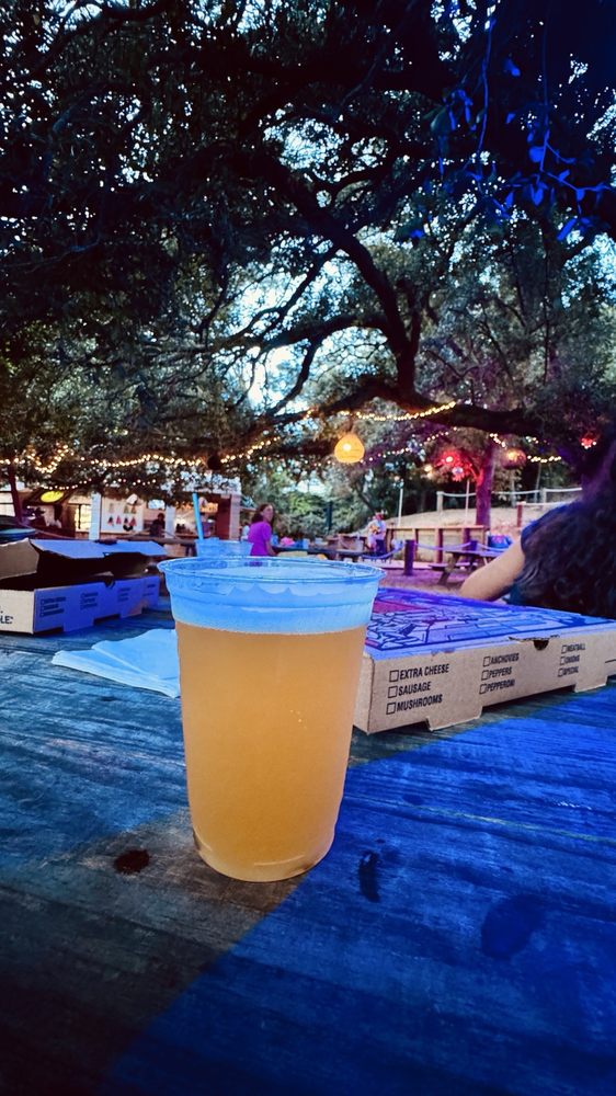 Swells'a Brewing Duck Dive Bar