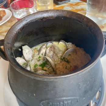Rigo - Clam Caldoso - Spanish Near Me - Honolulu, Hawaii