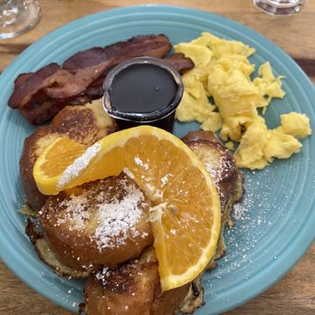 Mama's Royal Cafe - Breakfast & Brunch Near Me - Oakland, California