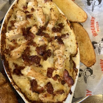Hideaway Pizza - Alfredo deluxe w/ chicken, bacon with penne pasta - Pizza Near Me - Plano, Texas