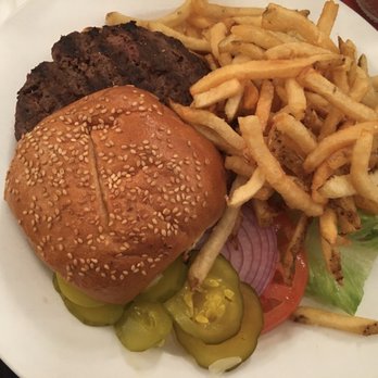 CAFÉ LULUc - Burger - French Near Me - Brooklyn, New York CAFÉ LULUc - Burger - French Near Me - Brooklyn, New York