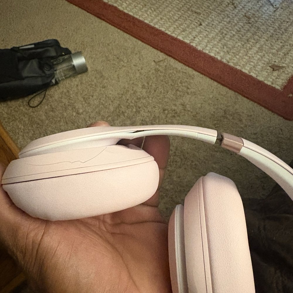 Best Buy - Listed "Like New" Beats Headphones. Completely inoperable - Electronics Near Me - Pensacola, Florida Best Buy - Listed "Like New" Beats Headphones. Completely inoperable - Electronics Near Me - Pensacola, Florida