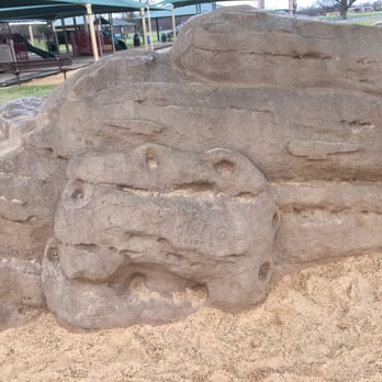 Brownlee Park - 1/2/16. Faux Rocks to climb. - Parks Near Me - Bossier City, Louisiana