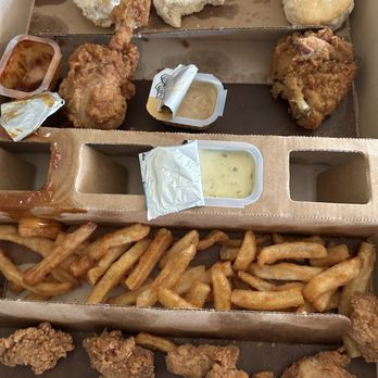 KFC - The box that was bought. Money wasted. - Fast Food Near Me - Cottage Grove, Oregon