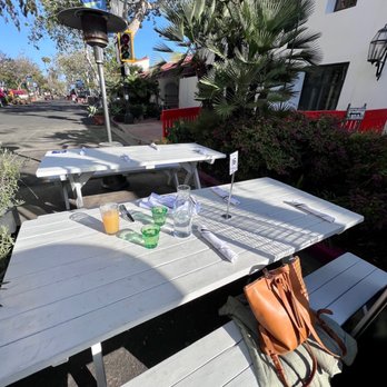The Daisy Restaurant - Outdoor street seating - Farmers Market Near Me - Santa Barbara, California