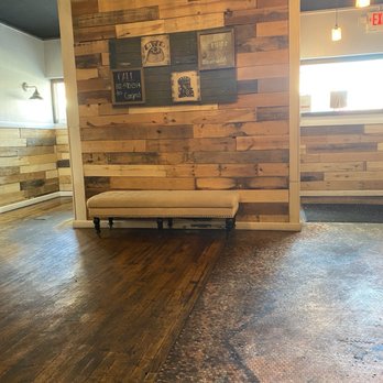 Boomtown Kitchen - Reception waiting area - American Near Me - New Albany, Indiana
