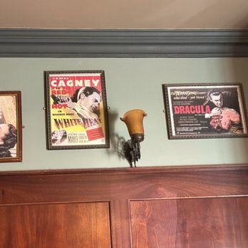 Brannigans - Upstairs - Pubs Near Me - Dublin, D