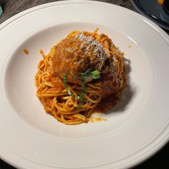 Goat & Vine Restaurant + Winery - Spaghetti al Pomodoro -- the sauce was so sweet it was inedible - Wine Bars Near Me - Plano, Texas