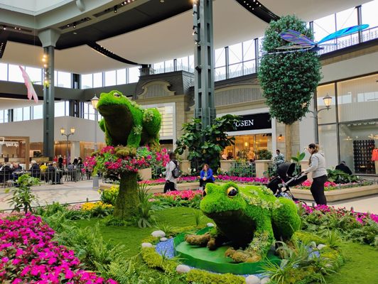 CF Carrefour Laval by null