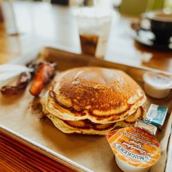 Miller's Smokehouse - Pancake platter