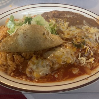 El Farolito - Chile Relleno Plate with shredded beef taco. - Mexican Near Me - Placentia, California