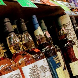 Henry's Liquor