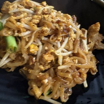 Thai Tom - pad thai with chicken - Thai Near Me - Seattle, Washington