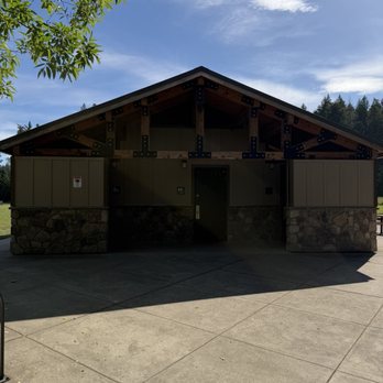 Dirksen Nature Park - Bathrooms - Parks Near Me - Tigard, Oregon