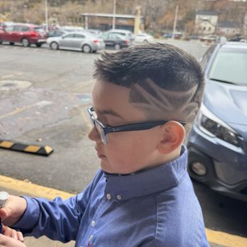 The Dream Barbershop - Fade with designs - Barbers Near Me - Reno, Nevada The Dream Barbershop - Fade with designs - Barbers Near Me - Reno, Nevada