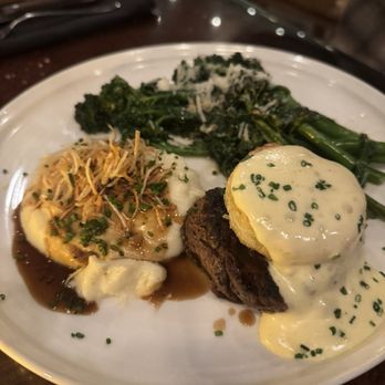 The Lime Lite - Dungeness and filet mignon - New American Near Me - Fresno, California The Lime Lite - Dungeness and filet mignon - New American Near Me - Fresno, California