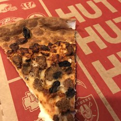 Pizza Hut - Pizza slice