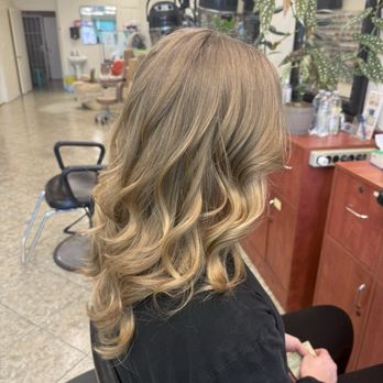 Perfect Style - This is another photo after my appointment with Tracey. - Hair Salons Near Me - La Puente, California