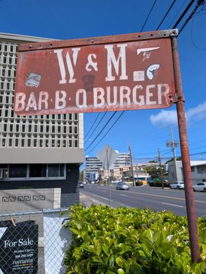 W & M Bar B-Q Burger by null