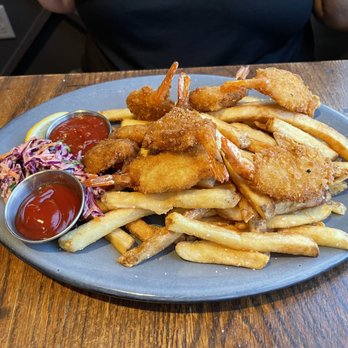 Paddlefish - Fried shrimp - Seafood Near Me - Orlando, Florida Paddlefish - Fried shrimp - Seafood Near Me - Orlando, Florida