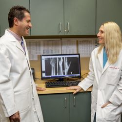 Philadelphia Hand to Shoulder Center