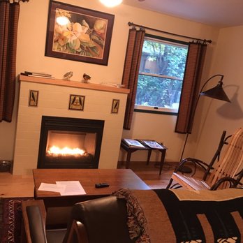Eagle Rock Lodge - Inside the room is OMG luxury - Bed & Breakfast Near Me - Vida, Oregon