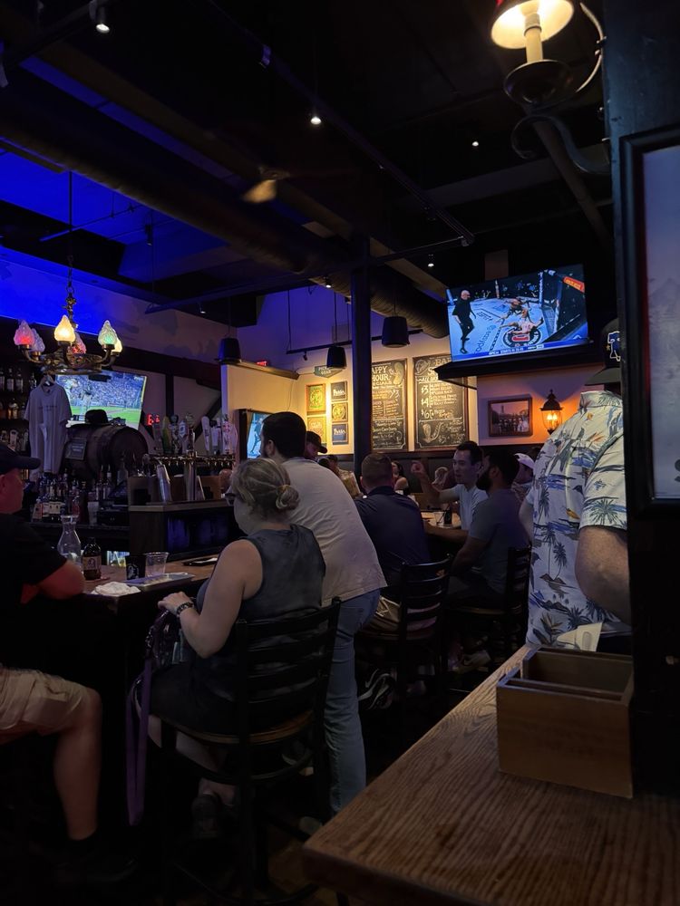 Social spots from Phyrst Bar