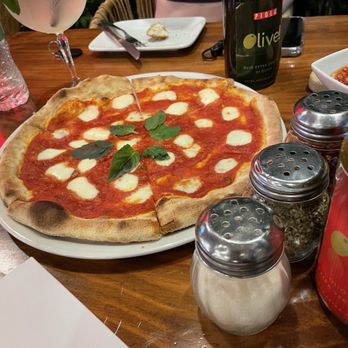 Piola - Brickell - Margherita di bufala - Pizza Near Me - Miami, Florida