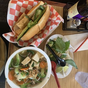 Quang Restaurant - Tofu Sandwich (Dau Hu) and Hu Tieu Chay soup with toppings on the side - Vietnamese Near Me - Minneapolis, Minnesota Quang Restaurant - Tofu Sandwich (Dau Hu) and Hu Tieu Chay soup with toppings on the side - Vietnamese Near Me - Minneapolis, Minnesota