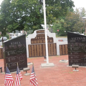 Easthampton Veteran's Memorial - WW II at center, Korean War at left, Vietnam War at right - Landmarks & Historical Buildings Near Me - Easthampton, Massachusetts Easthampton Veteran's Memorial - WW II at center, Korean War at left, Vietnam War at right - Landmarks & Historical Buildings Near Me - Easthampton, Massachusetts