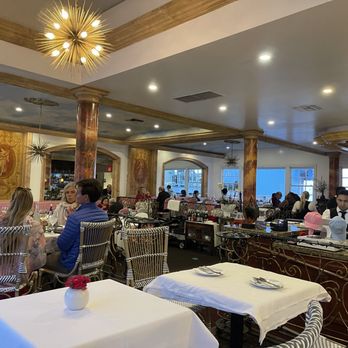 C'est la Vie Restaurant & Bakery - French Near Me - Laguna Beach, California C'est la Vie Restaurant & Bakery - French Near Me - Laguna Beach, California