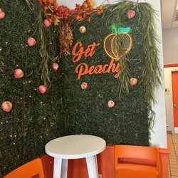 The Peach Cobbler Factory - Selfie wall 10/10
