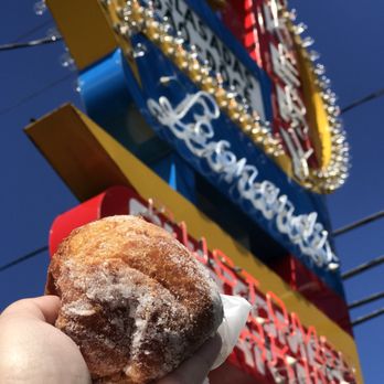Leonard's Bakery - Malasada - Bakeries Near Me - Honolulu, Hawaii Leonard's Bakery - Malasada - Bakeries Near Me - Honolulu, Hawaii