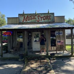 Randy Wood Guitars - Welcoming exterior
