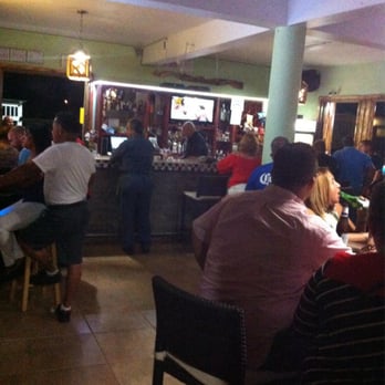 La Guarida de Elias - Vista de La Guarida de Elias - Dive Bars Near Me - Las Piedras, Puerto Rico La Guarida de Elias - Vista de La Guarida de Elias - Dive Bars Near Me - Las Piedras, Puerto Rico