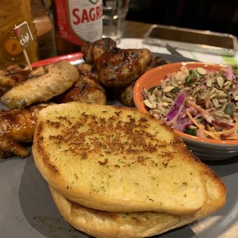 Nando's - 5 chicken wings with rainbow slaw and garlic bread - Chicken Shop Near Me - London, XGL
