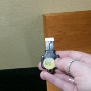 The Yosemite Inn - Room key - Hotels Near Me - Mariposa, California