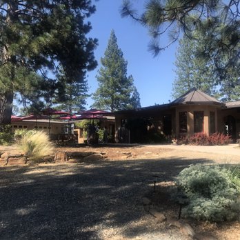 Yosemite Cellars - Wine Tasting Room Near Me - Groveland, California