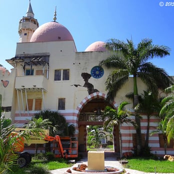 Opa Locka Old City Hall - City Hall is in a major state of disrepair. Although it seems they are restoring it, there's no indication as to a completion date. - Landmarks & Historical Buildings Near Me - Opa-locka, Florida