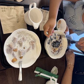 Makkee Dessert - Makkee Deluxe Taro Coconut Sago - Desserts Near Me - Rowland Heights, California Makkee Dessert - Makkee Deluxe Taro Coconut Sago - Desserts Near Me - Rowland Heights, California