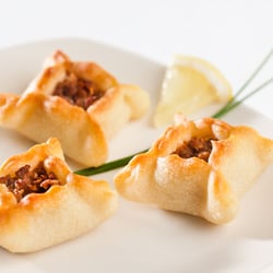 Shukran - Fatayer de carne: típica empanada libanesa al horno