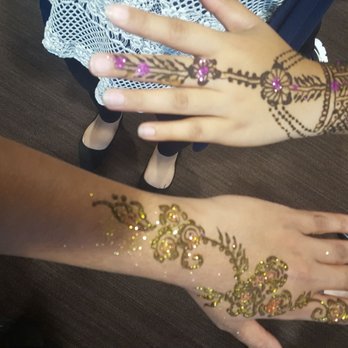 SF Henna Arts - these were suppose to be the same but we had a time restriction because it was at a work event - both are lovely however! - Henna Artists Near Me SF Henna Arts - these were suppose to be the same but we had a time restriction because it was at a work event - both are lovely however! - Henna Artists Near Me