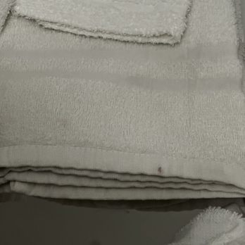 Hi-Way Host Motel - Dirty towel - Hotels Near Me - Pasadena, California Hi-Way Host Motel - Dirty towel - Hotels Near Me - Pasadena, California