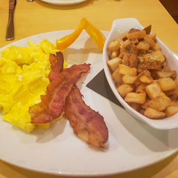 Le Peep Cafe - Bacon, eggs and potatoes - Breakfast & Brunch Near Me - San Antonio, Texas Le Peep Cafe - Bacon, eggs and potatoes - Breakfast & Brunch Near Me - San Antonio, Texas