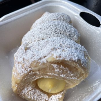 Aconcagua - Horn with a vanilla custard - Coffee & Tea Near Me - Layton, Utah